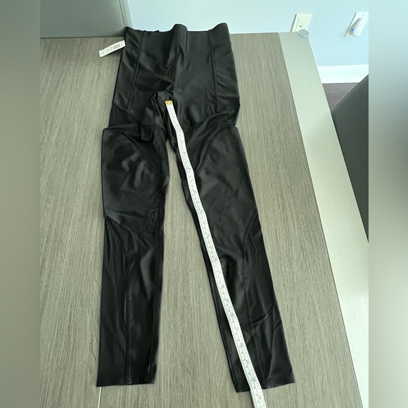 TNA Studio City Legging – Black, Size Small - Picture 6 of 7